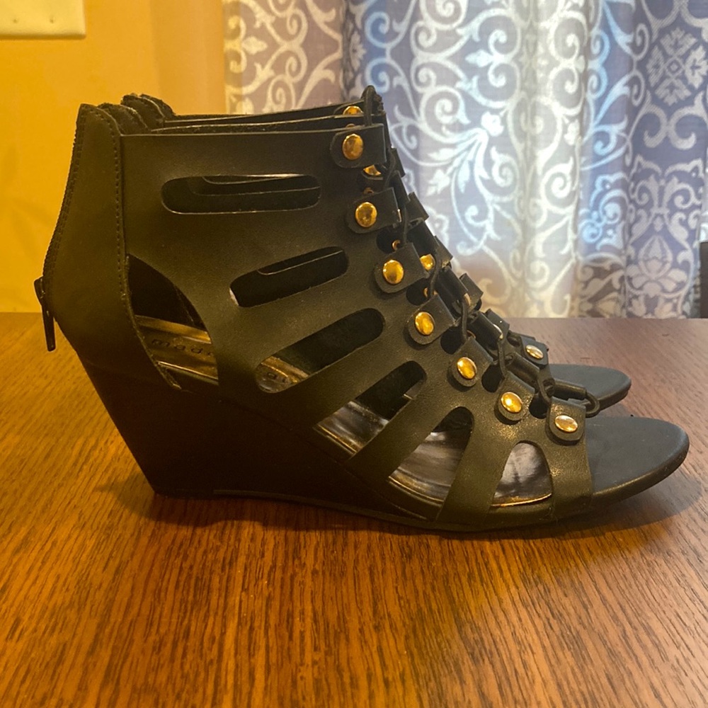 Madden Girl wedge sandal. Black size 8